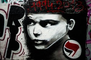 Hommage du collectif antifas Paris-Banlieue à Clément Méric, mort sous les coups de skinheads, à Paris, le 5 juin 2013.